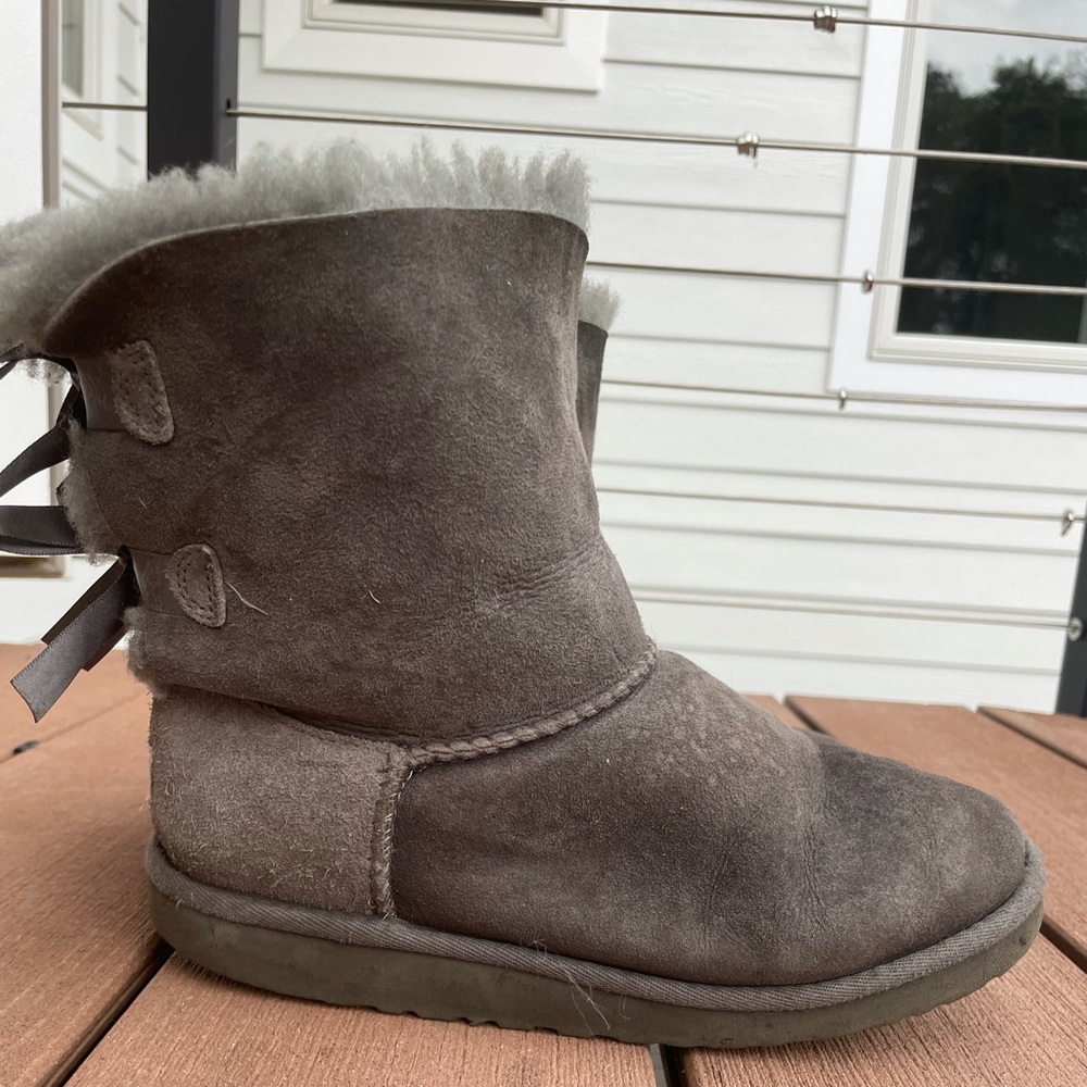 Women’s Gray with Bows UGG Boots